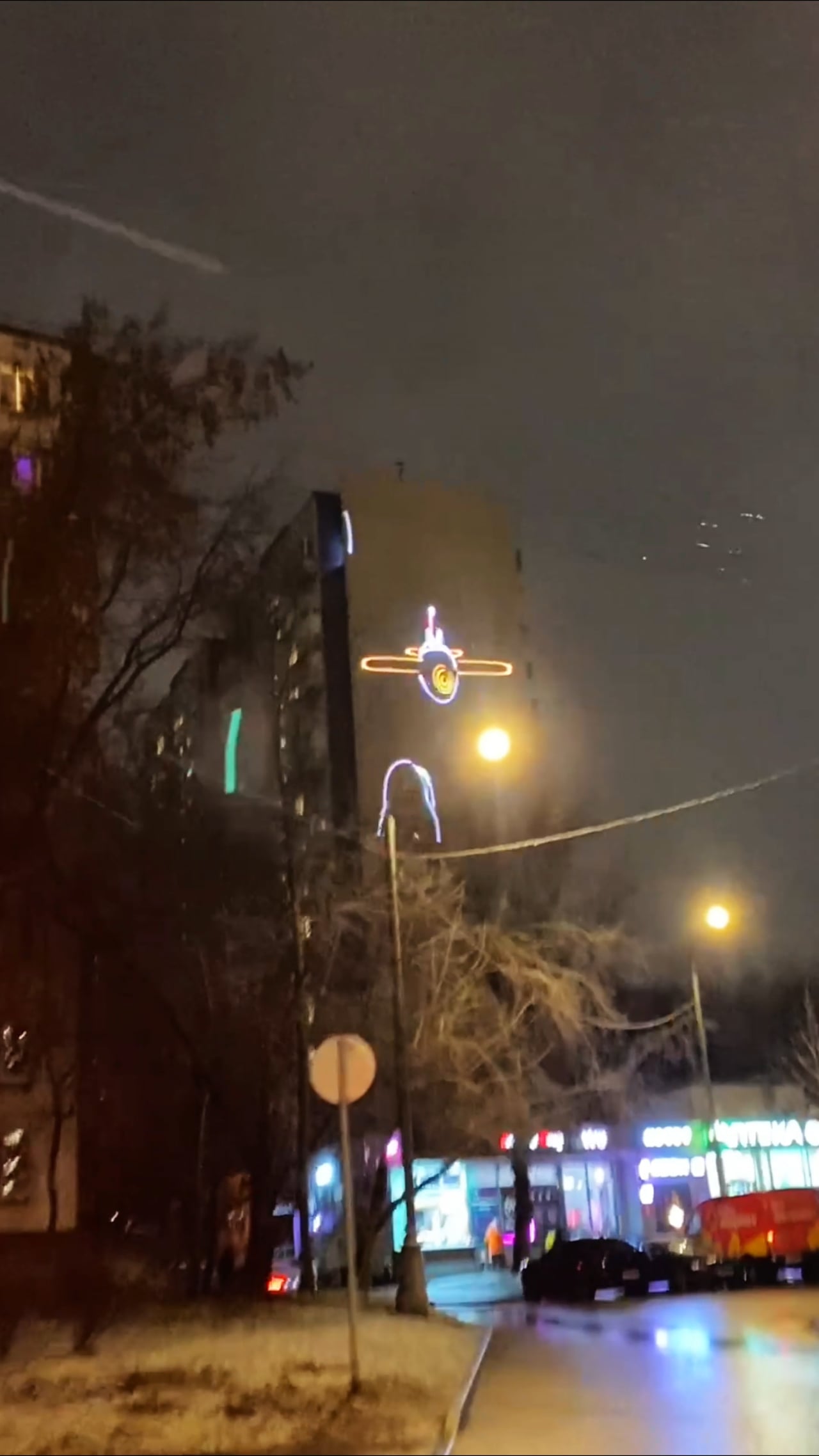 Лазерная анимация на фасаде — Зима и Лето в Москве